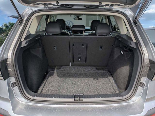 New 2026 Volkswagen Taos SE FWD image 13