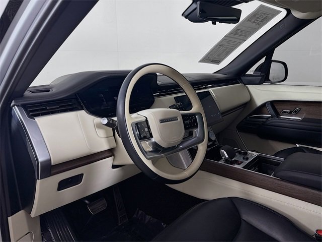 Certified 2023 Land Rover Range Rover Long Wheelbase Autobiography image 9