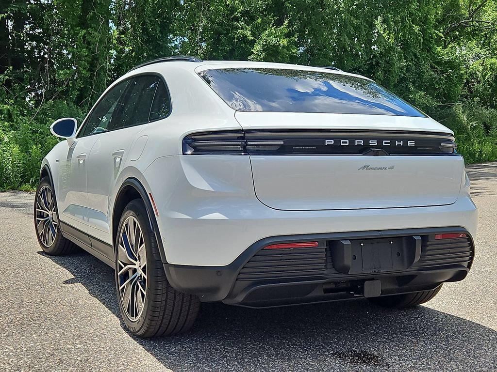 Certified 2025 Porsche Macan 4 Electric AWD/4WD image 3