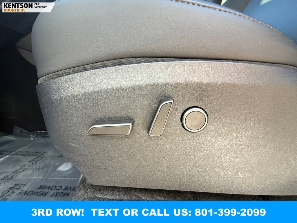 Used 2024 Tesla Model Y Long Range AWD/4WD image 30