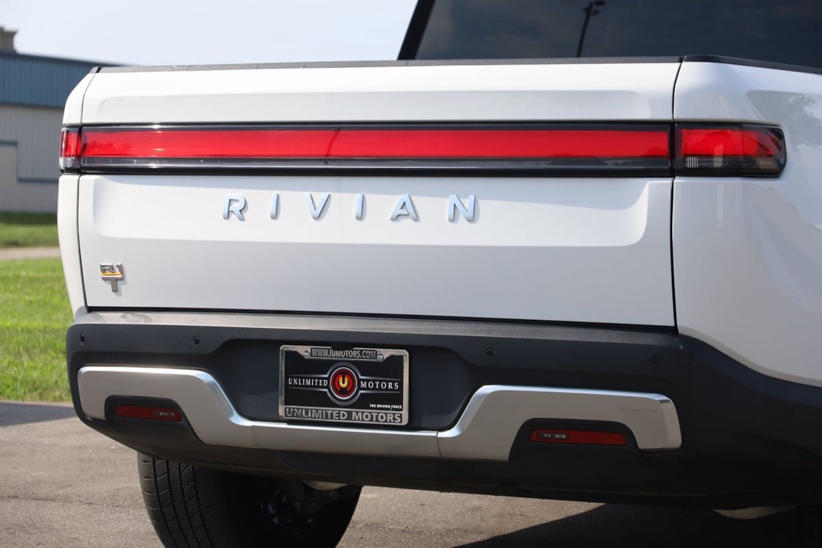 Used 2022 Rivian R1T Adventure image 61