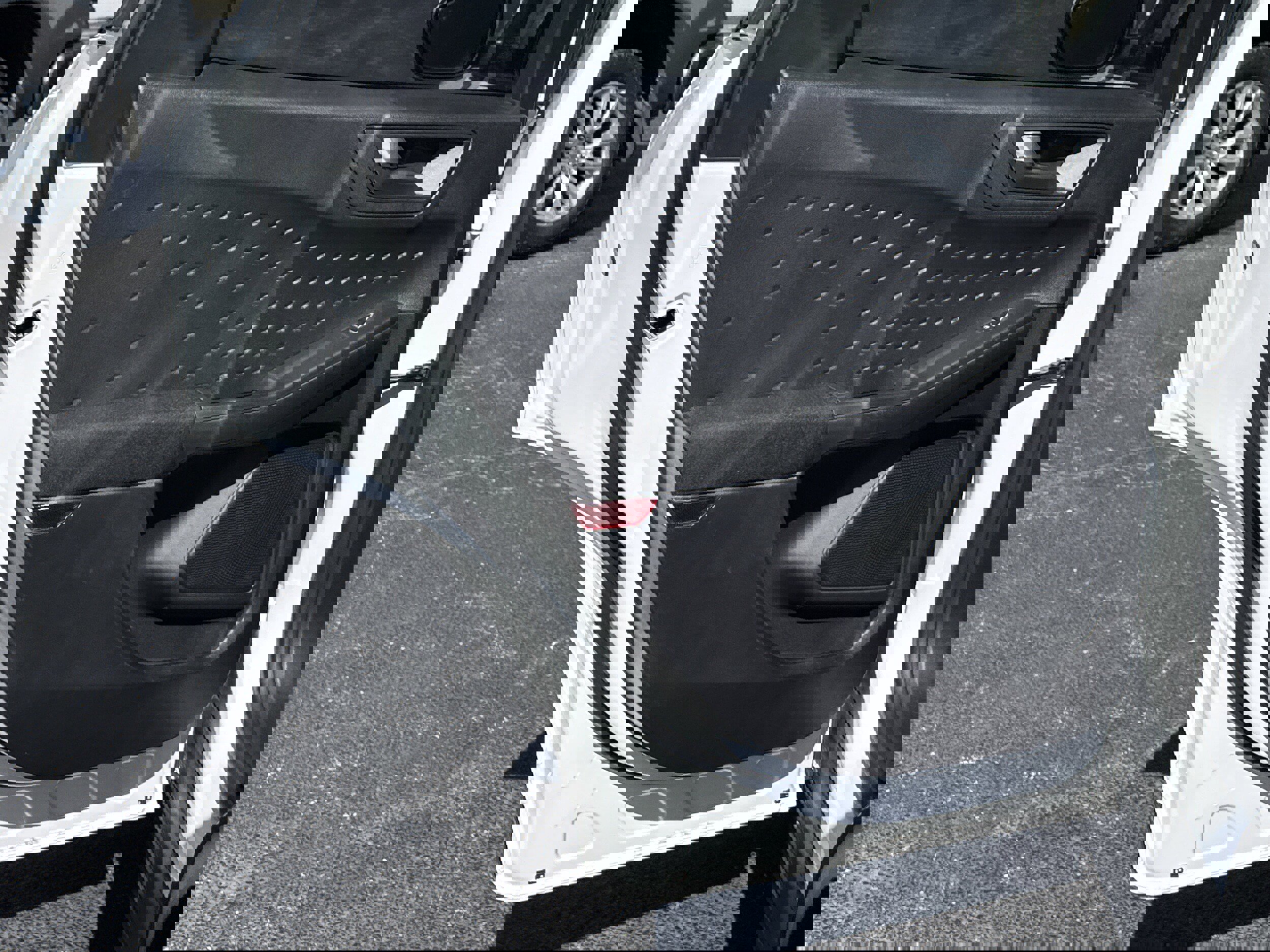 Used 2020 Ford Escape SE image 8