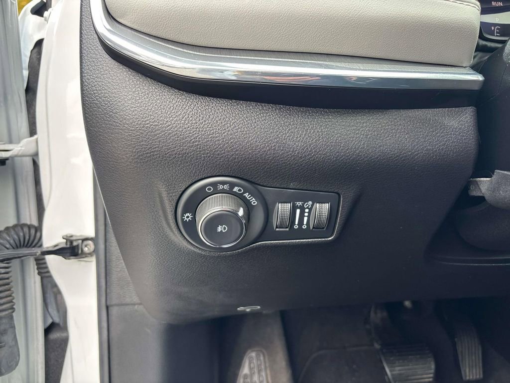 Used 2022 Jeep Compass Limited w/ Sun and Sound Group image 19