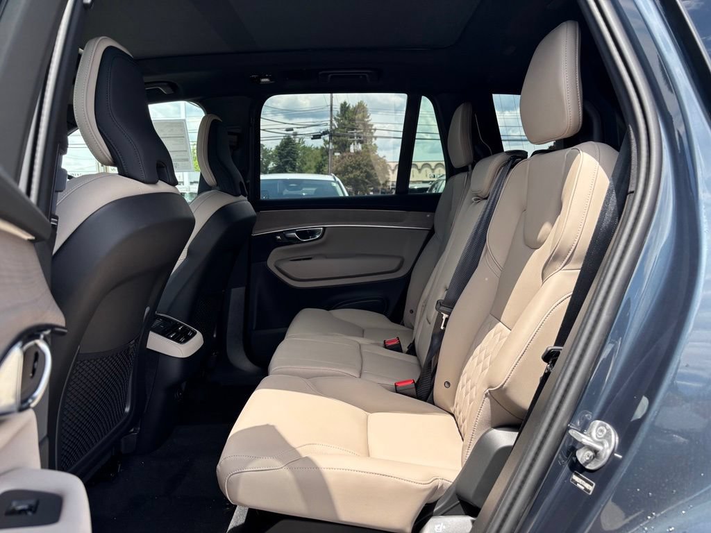 New 2026 Volvo XC90 B6 Plus w/ Protection Package Premier AWD/4WD image 16