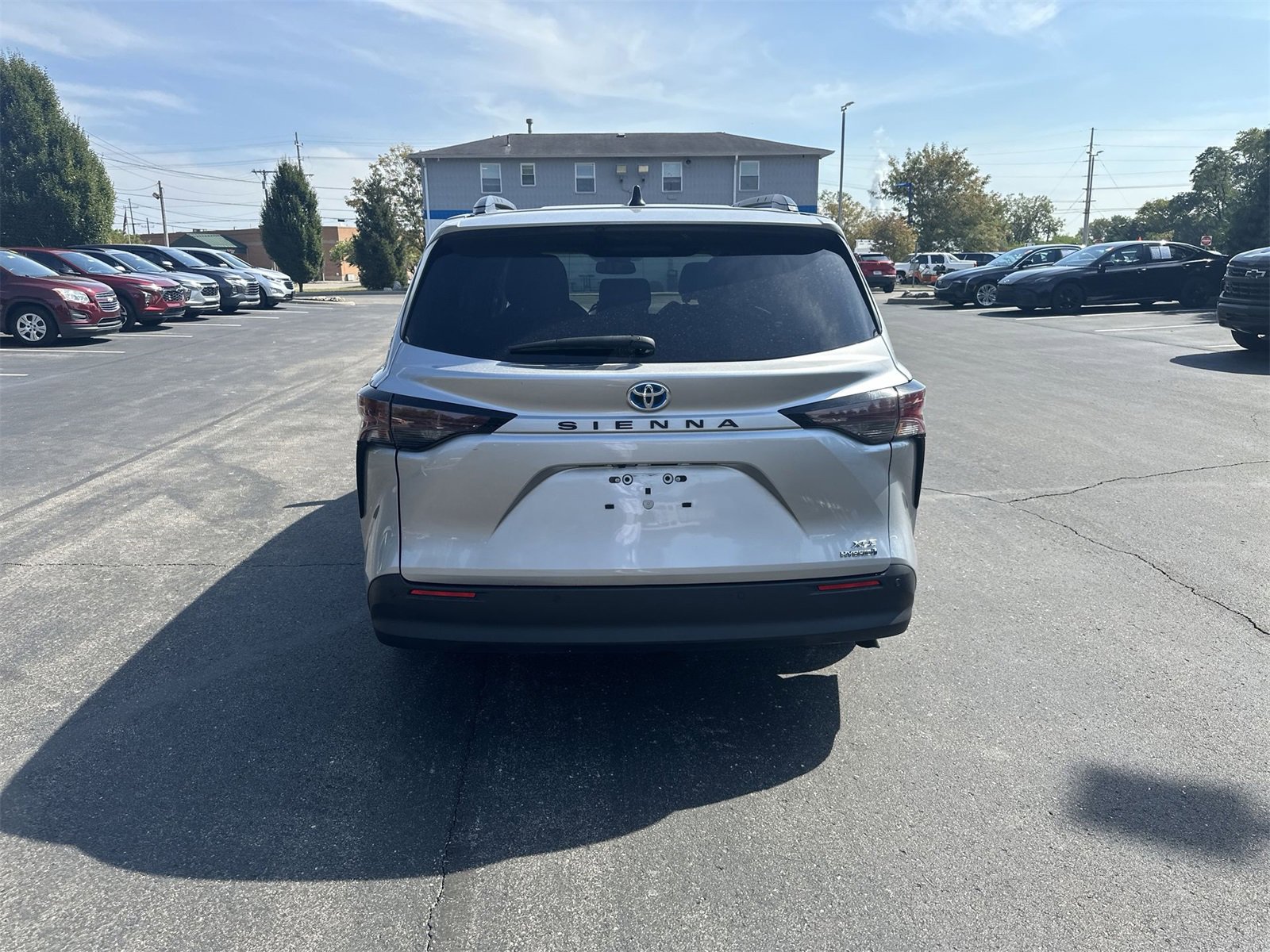 Used 2024 Toyota Sienna XLE image 7