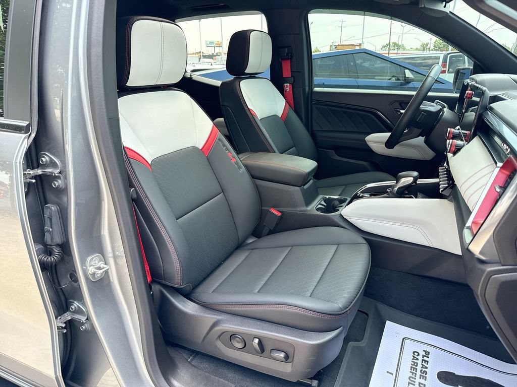 Used 2024 GMC Canyon AT4X AWD/4WD image 25