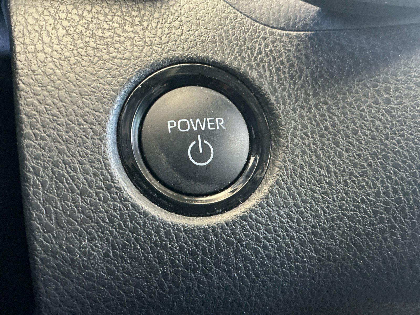 Used 2025 Toyota Camry SE image 30