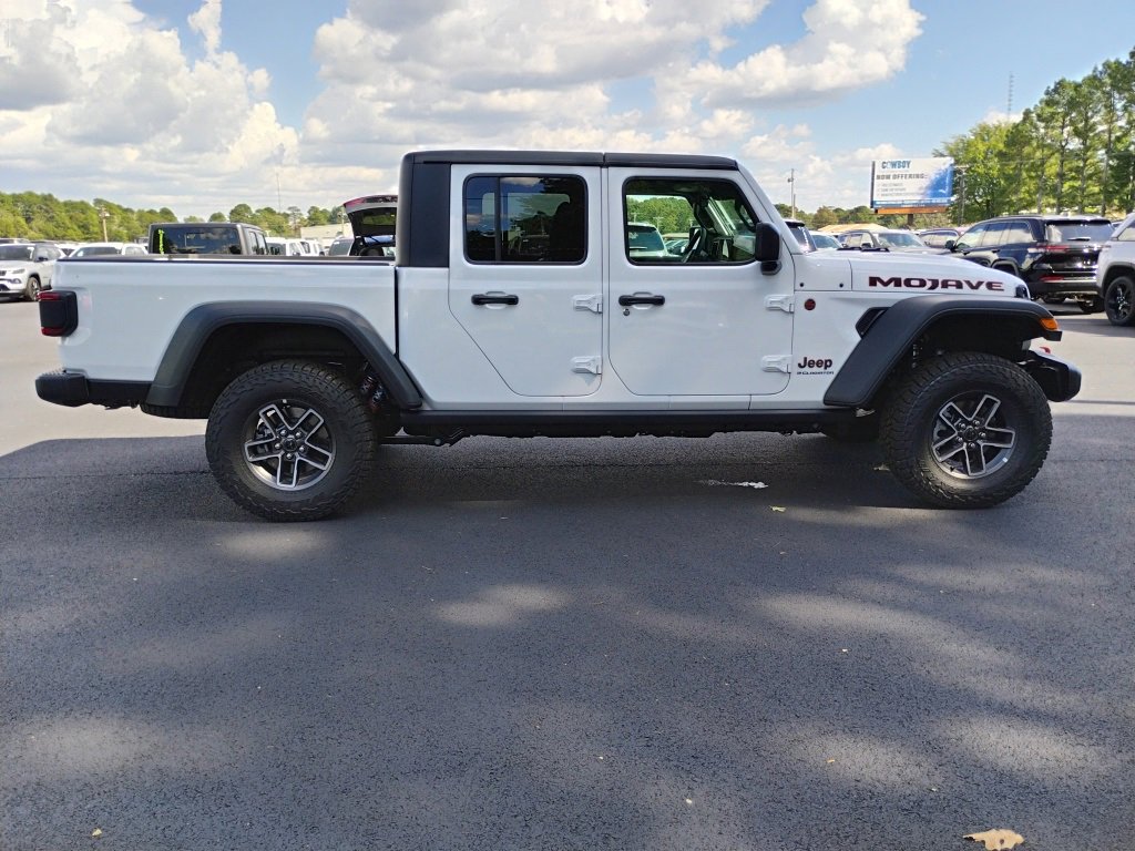 New 2025 Jeep Gladiator Mojave w/ Convenience Group image 4
