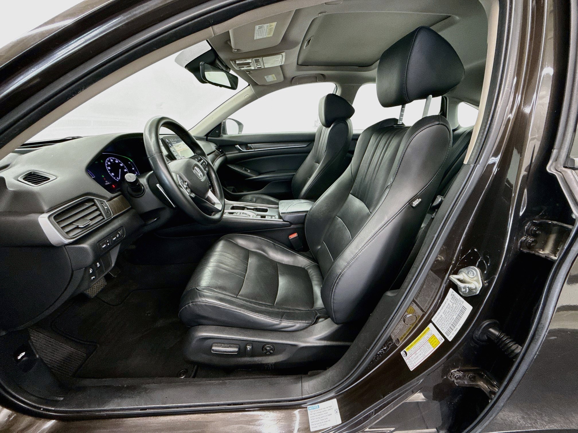 Used 2018 Honda Accord Touring image 13