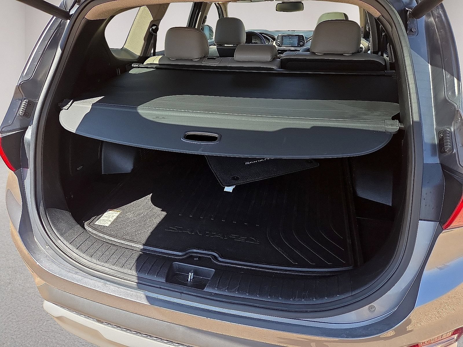 Used 2019 Hyundai Santa Fe Limited FWD image 16