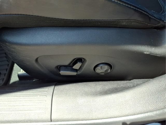 Used 2015 Chrysler 200 S FWD image 17