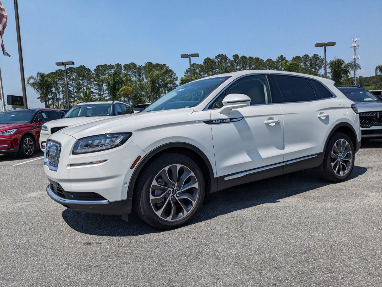 Certified 2023 Lincoln Nautilus Reserve w/ Equipment Group 201A image 11