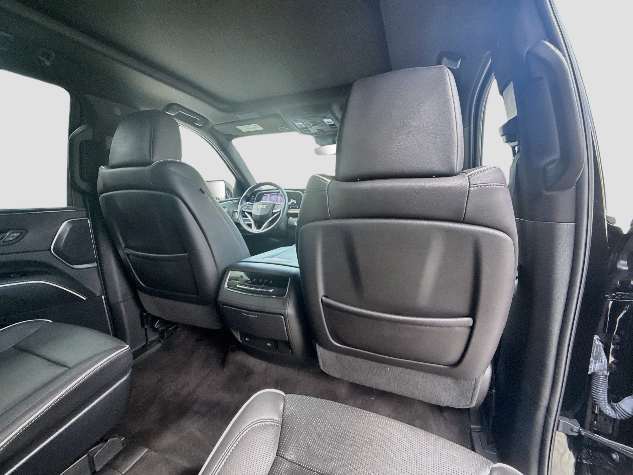 Used 2023 Cadillac Escalade Premium Luxury AWD/4WD image 28