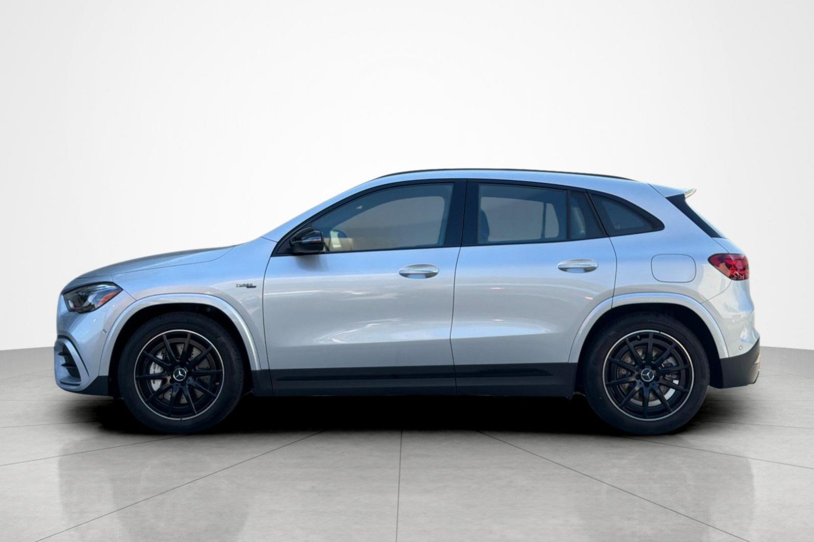 New 2026 Mercedes-Benz GLA 35 AMG 4MATIC image 2