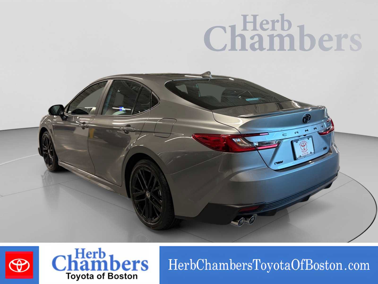 Used 2026 Toyota Camry SE FWD image 3