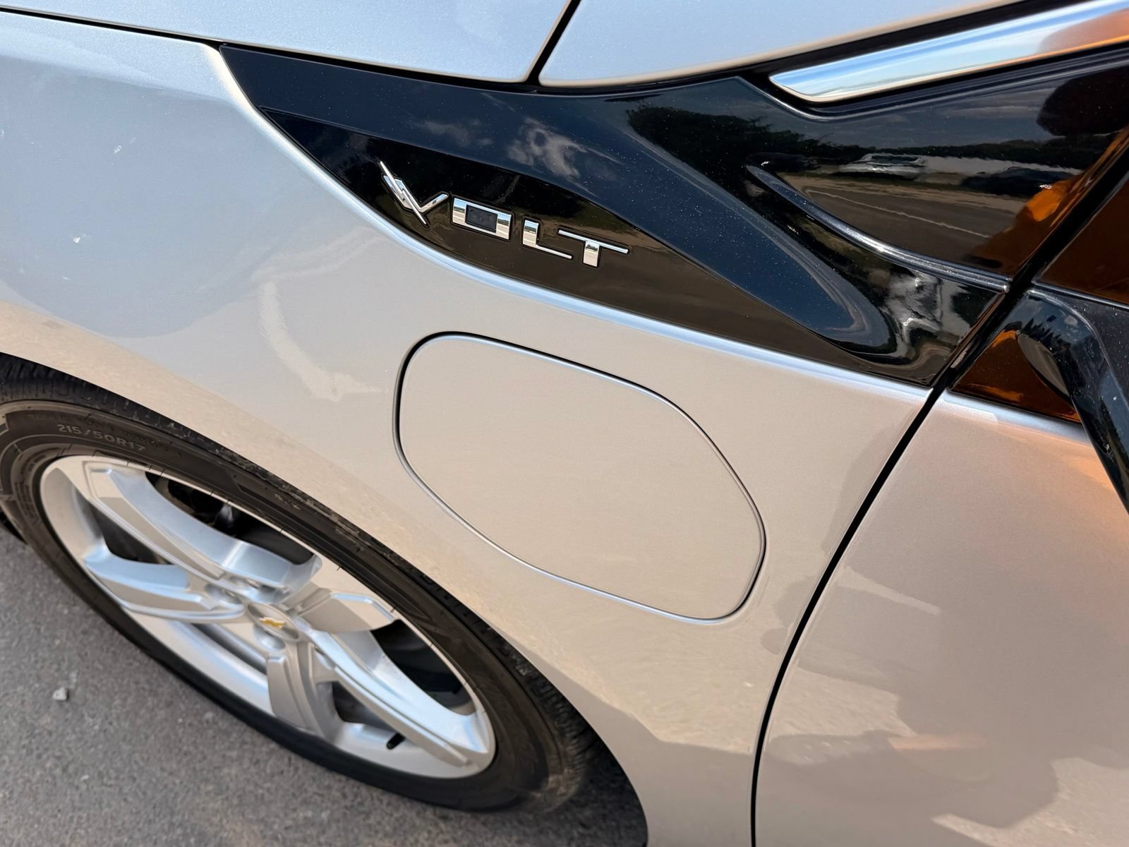 Used 2017 Chevrolet Volt LT w/ Comfort Package FWD image 6