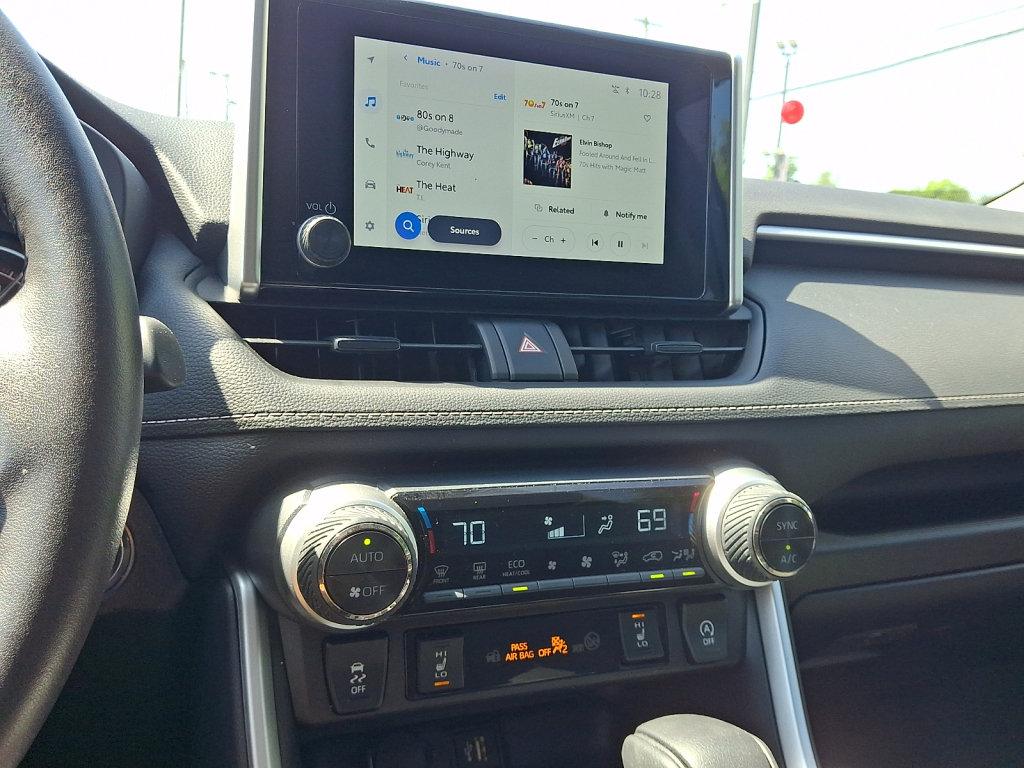 Used 2025 Toyota RAV4 XLE w/ Convenience Package AWD/4WD image 28
