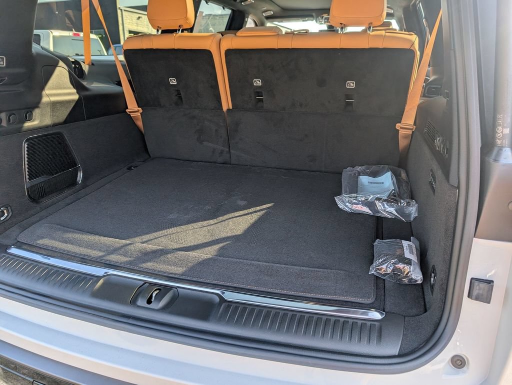 New 2026 Jeep Grand Wagoneer L Summit AWD/4WD image 28