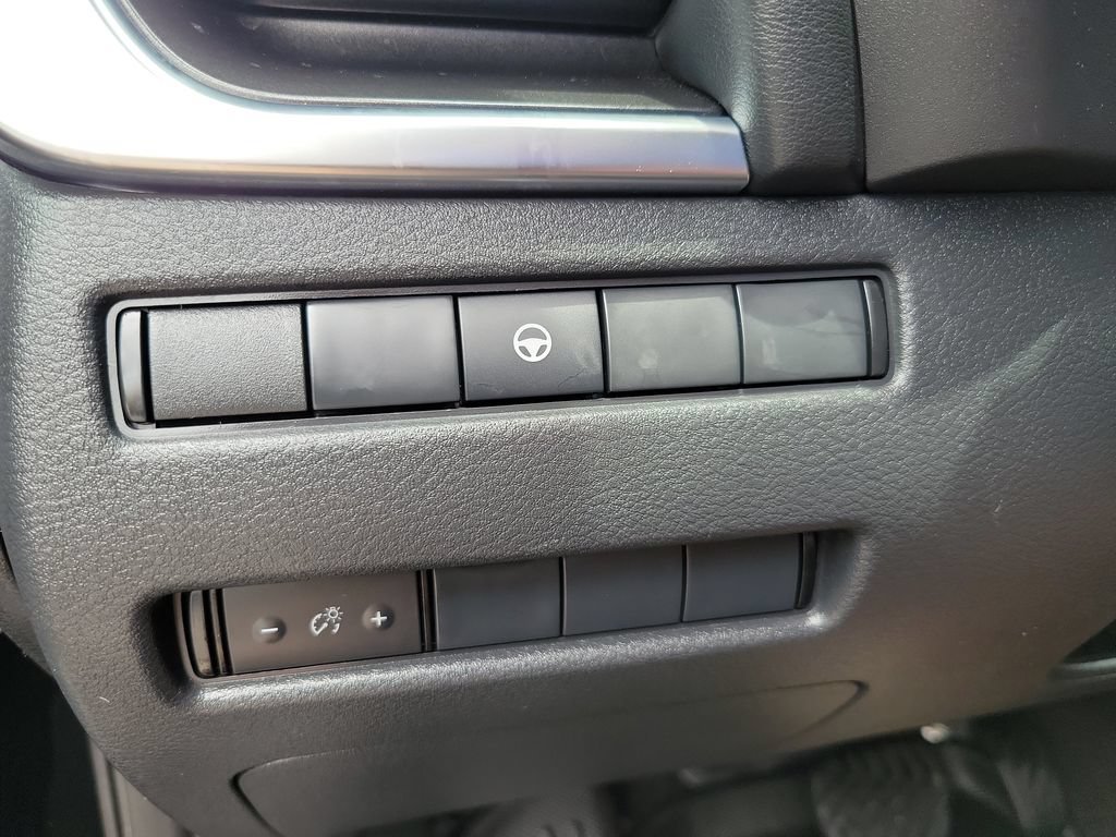 Used 2023 Nissan Rogue SV AWD/4WD image 25