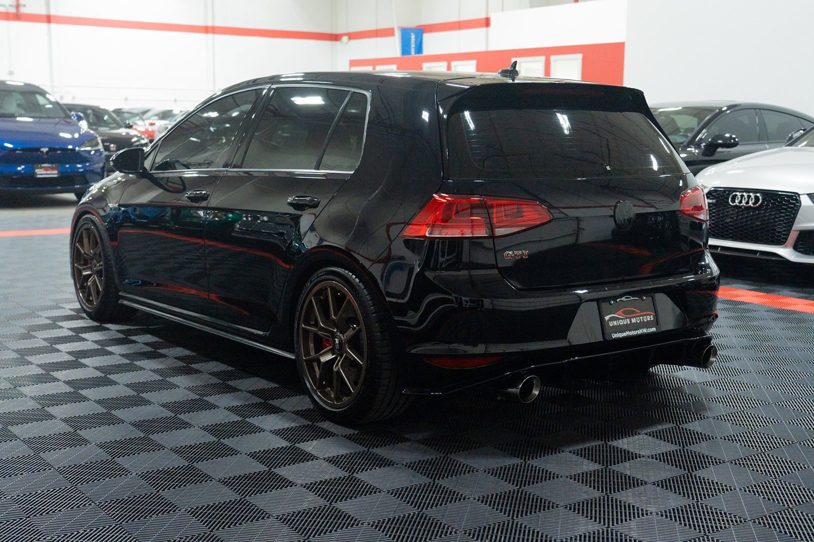 Used 2017 Volkswagen GTI Autobahn FWD image 4