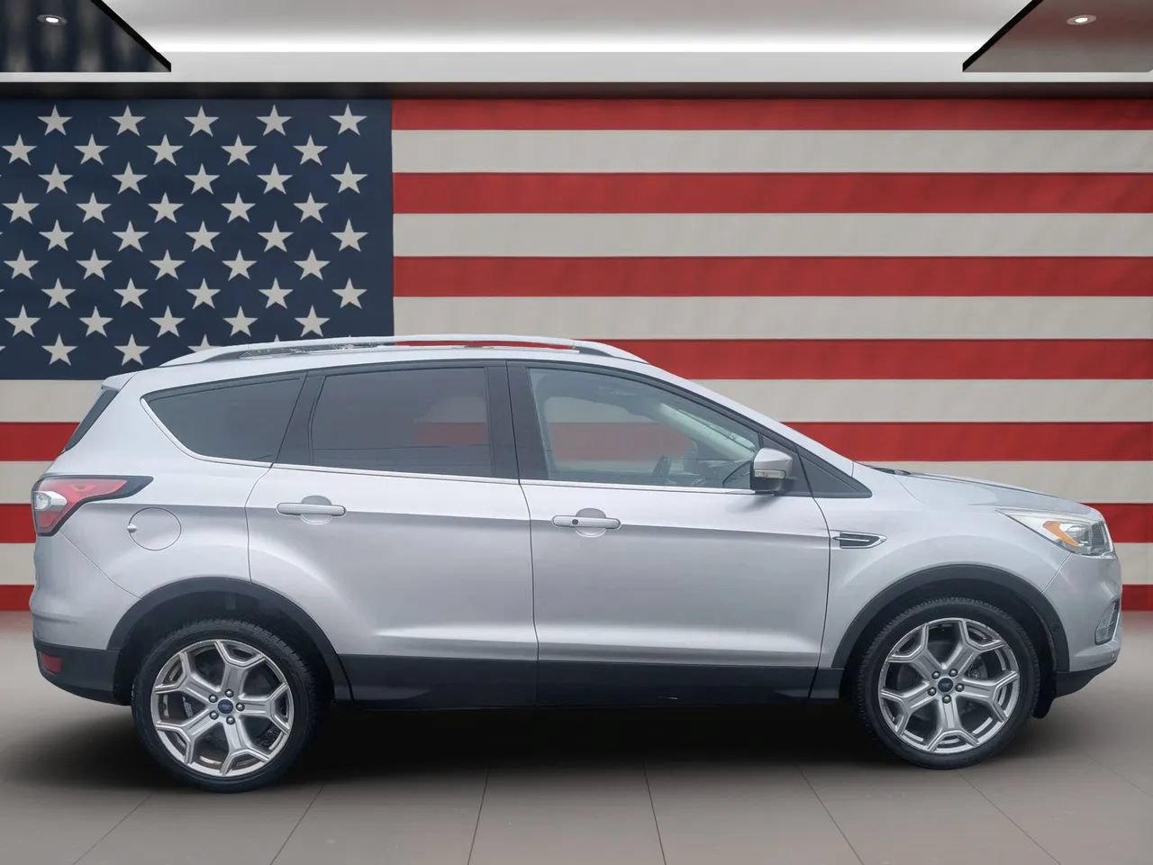 Used 2018 Ford Escape Titanium w/ Ford Safe & Smart Package AWD/4WD image 6