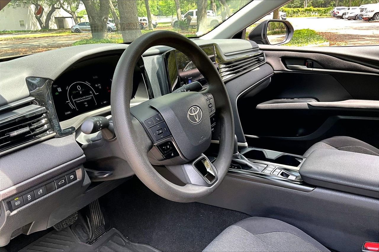 Used 2025 Toyota Camry LE FWD image 14