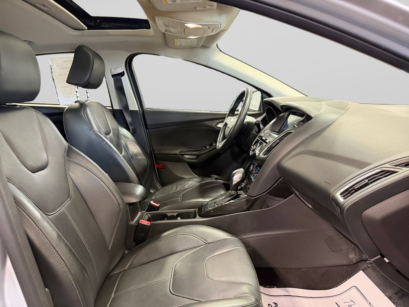 Used 2018 Ford Focus Titanium FWD image 22