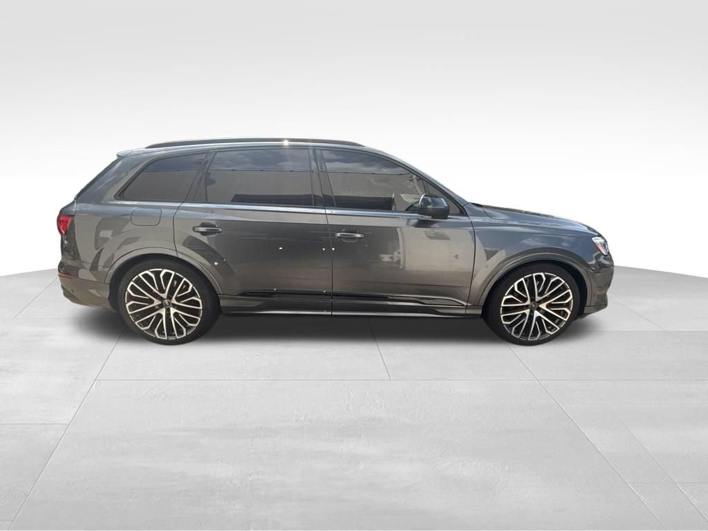 Used 2025 Audi SQ7 Prestige AWD/4WD image 7