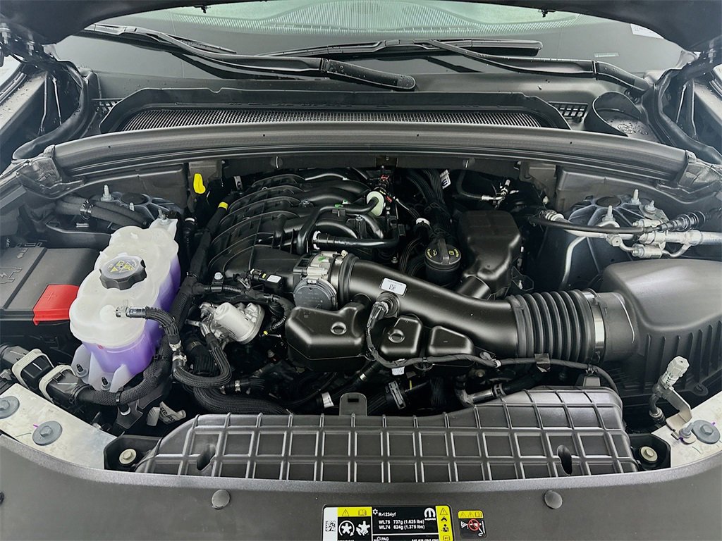 New 2025 Jeep Grand Cherokee Laredo X w/ Luxury Tech Group I image 17