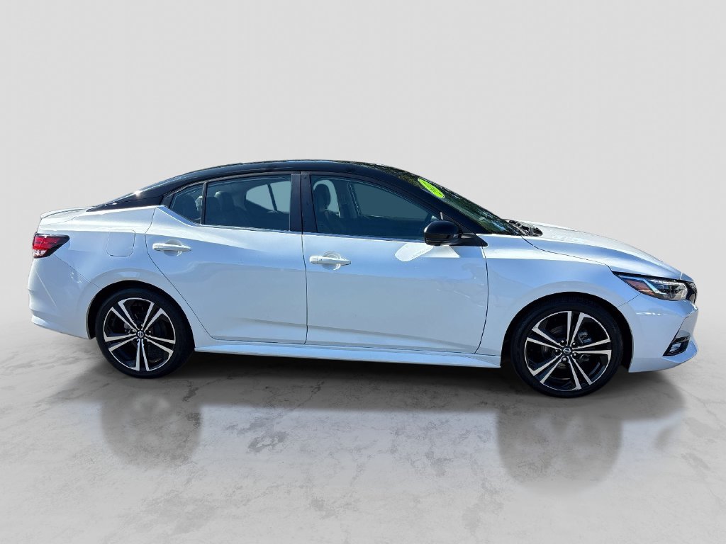 Used 2023 Nissan Sentra SR w/ SR Premium Package FWD image 4
