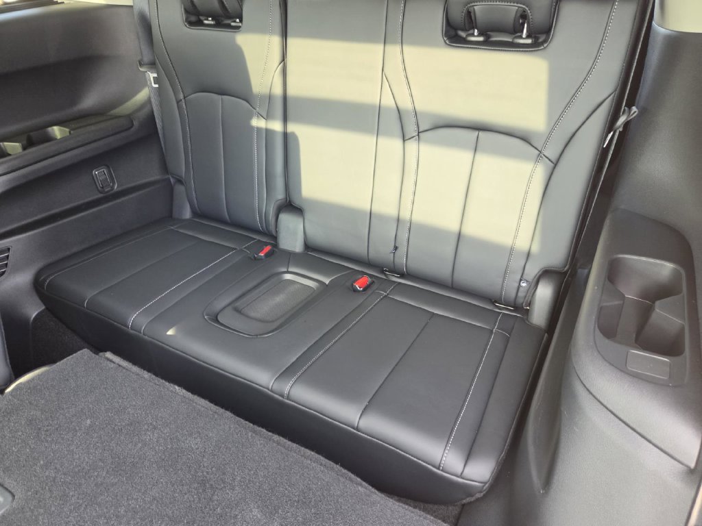 Used 2023 INFINITI QX60 Luxe w/ Vision Package FWD image 16