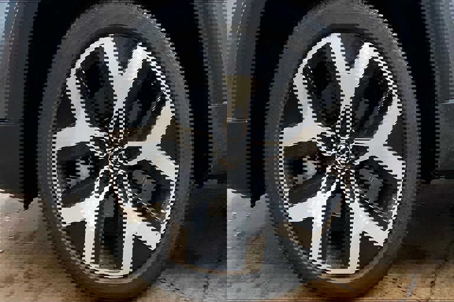 Used 2022 Volkswagen Taos SEL image 12