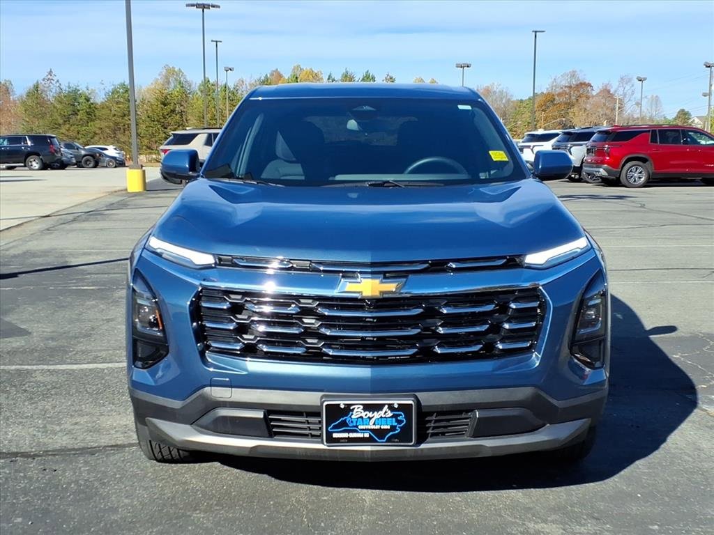Used 2025 Chevrolet Equinox LT image 2