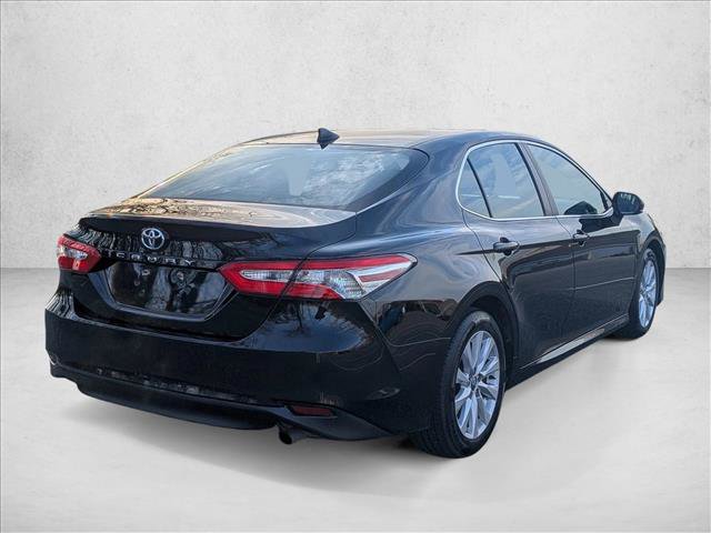Used 2020 Toyota Camry LE image 5