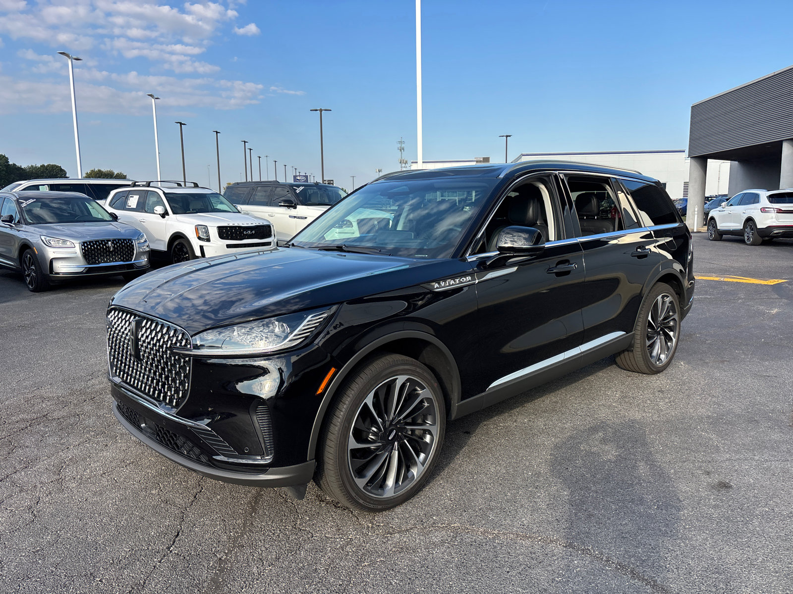 New 2025 Lincoln Aviator Reserve w/ Equipment Group 201A image 3