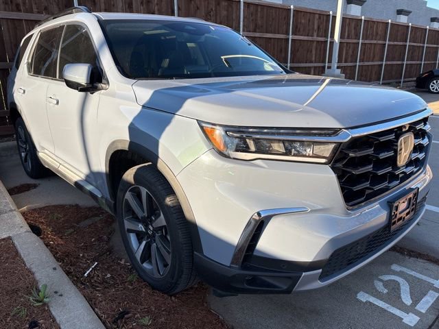 Used 2024 Honda Pilot Elite image 3