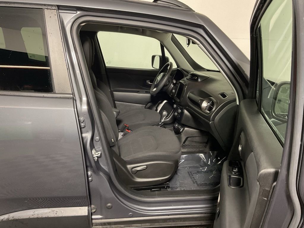 Used 2022 Jeep Renegade Latitude AWD/4WD image 35
