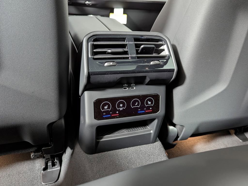 New 2026 BMW M5 Touring image 36