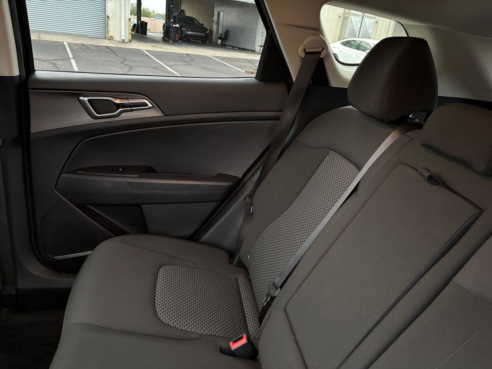 Used 2025 Kia Sportage LX image 38