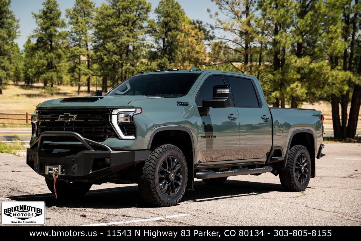 Used 2025 Chevrolet Silverado 3500 LTZ w/ LTZ Plus Package AWD/4WD image 8