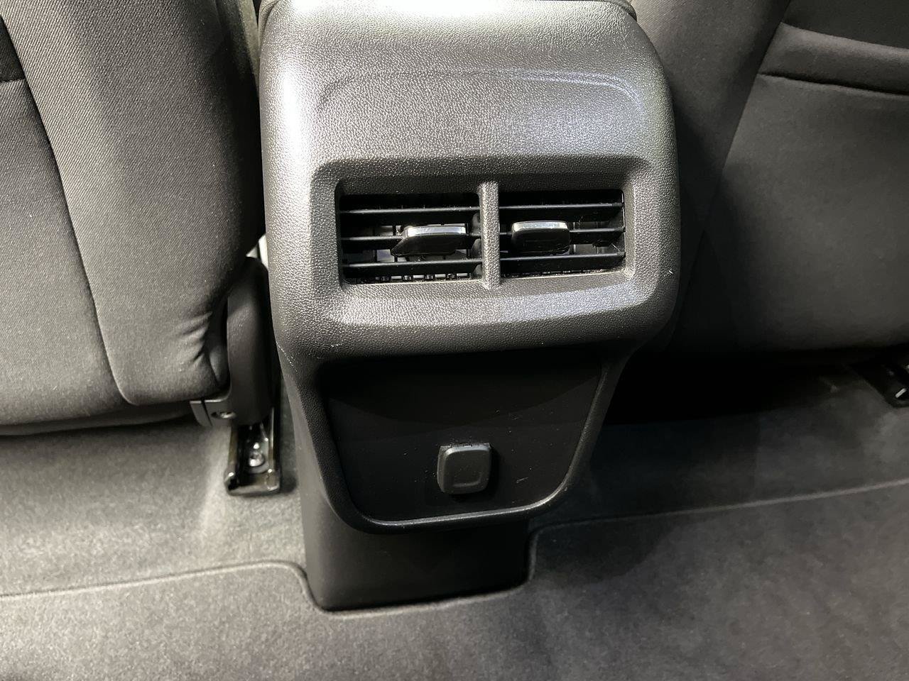 Certified 2018 Chevrolet Equinox LT AWD/4WD image 11