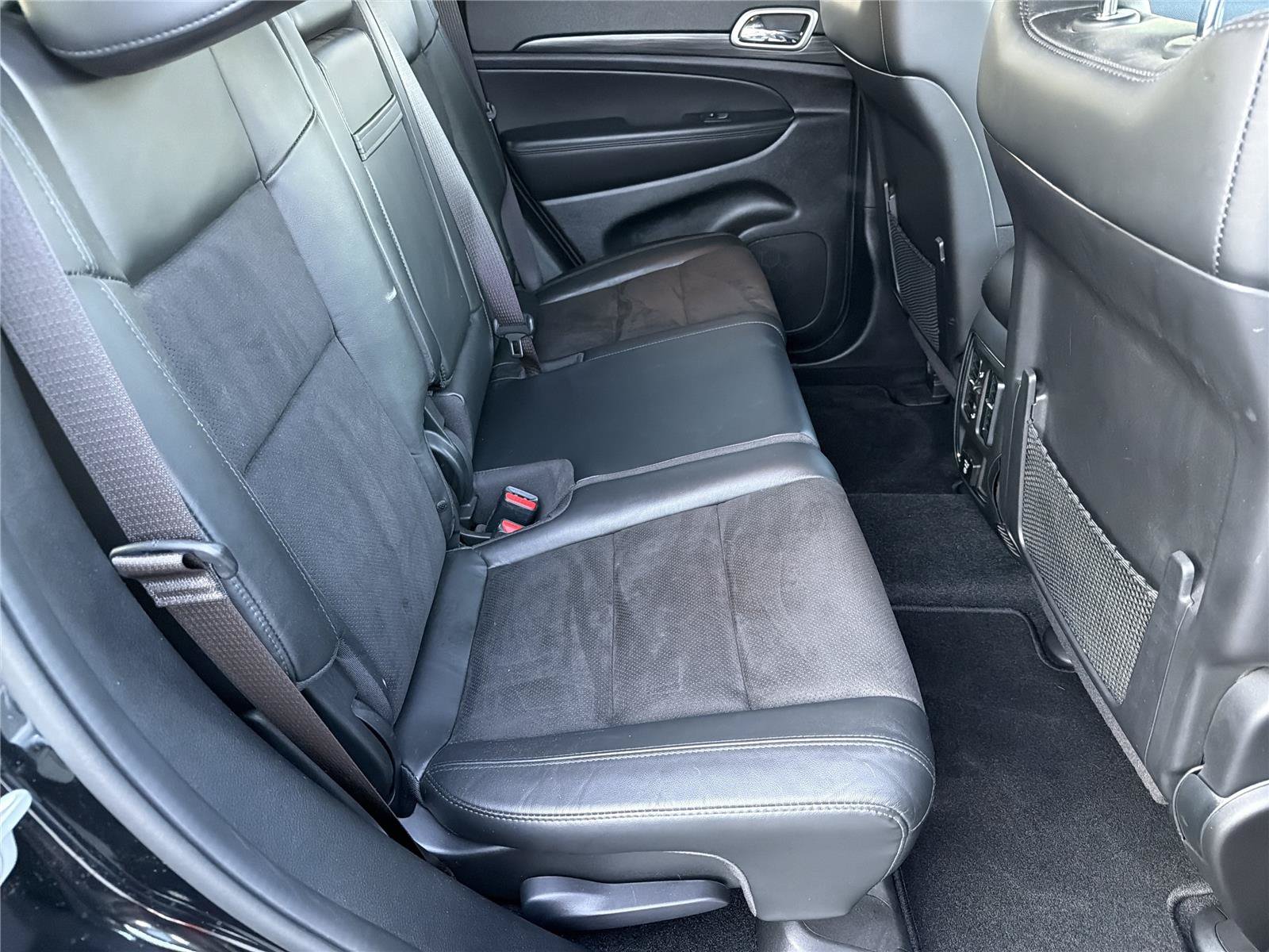 Used 2022 Jeep Grand Cherokee Laredo X AWD/4WD image 14