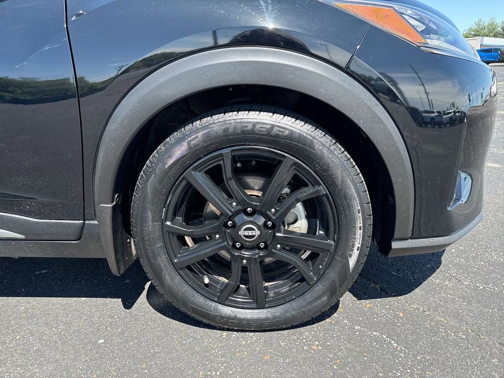 Used 2023 Nissan Kicks SR w/ Interior Electronics Package FWD image 10
