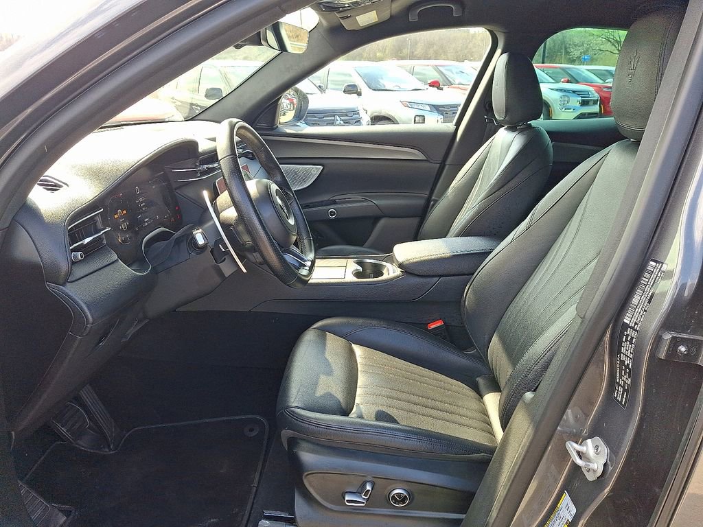 Used 2024 Maserati Grecale GT image 13