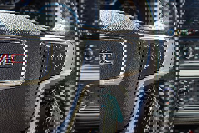 Used 2022 GMC Canyon Denali image 10