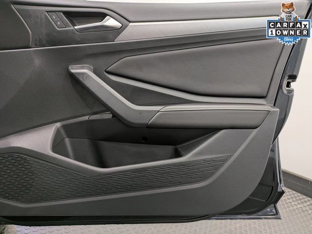 Used 2024 Volkswagen Jetta SE w/ Panoramic Sunroof Package FWD image 31