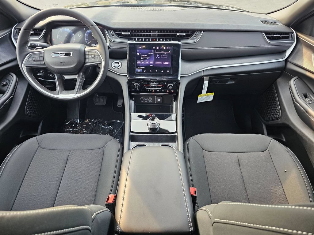 New 2025 Jeep Grand Cherokee Laredo X w/ Luxury Tech Group I AWD/4WD image 10