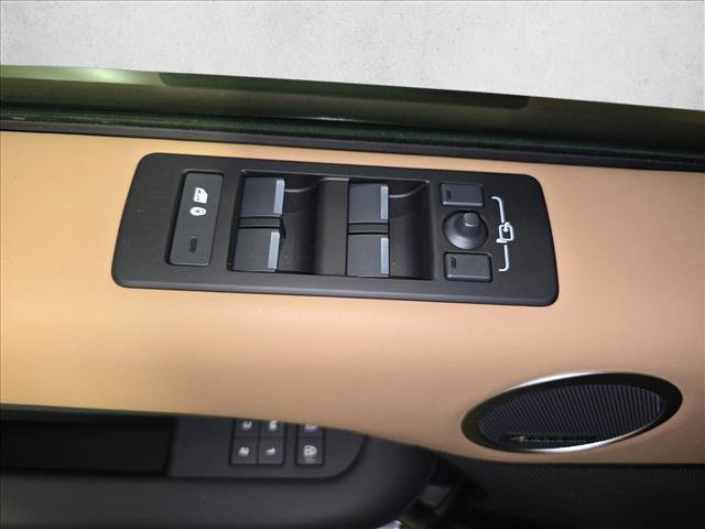 New 2026 Land Rover Discovery Limited Edition AWD/4WD image 28
