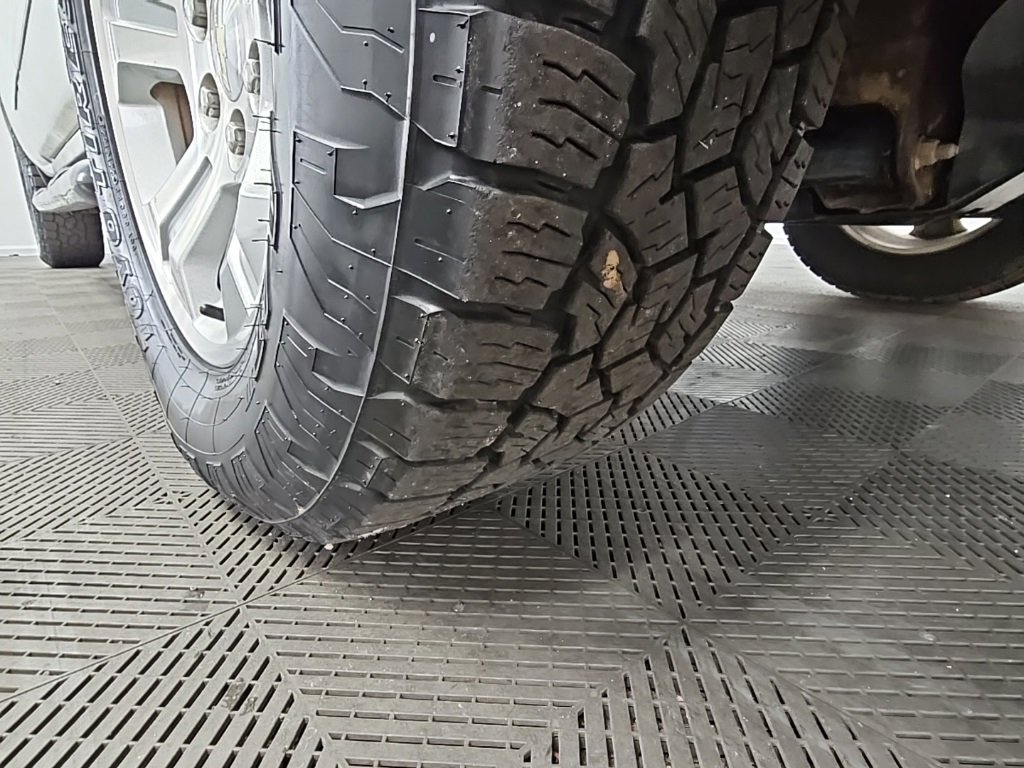 Used 2018 Chevrolet Silverado 1500 LT w/ All Star Edition image 43