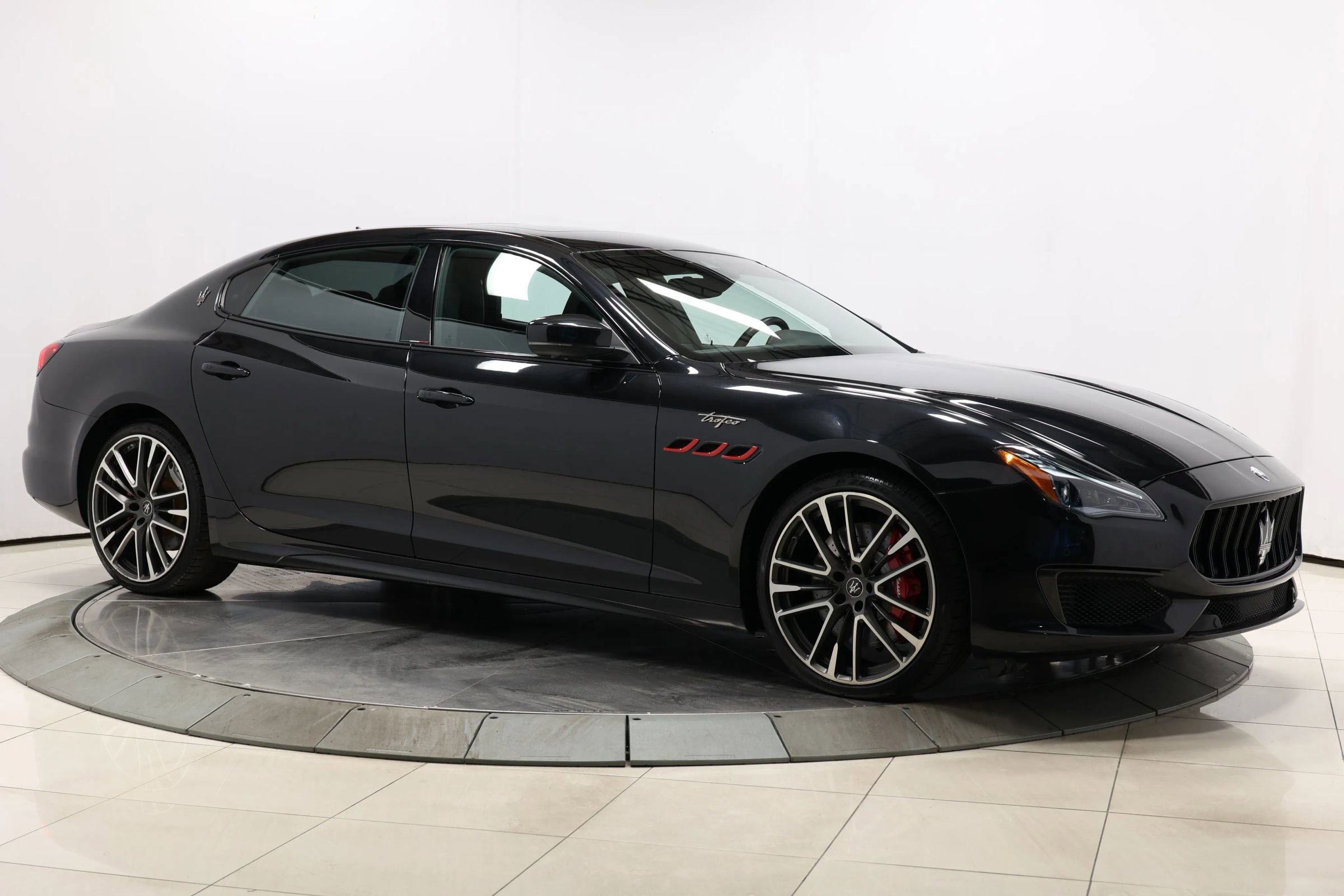 Used 2022 Maserati Quattroporte Trofeo image 97